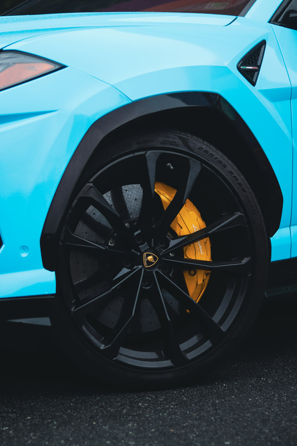 Lamborghini Urus Baby Blue (w/ Starlights)