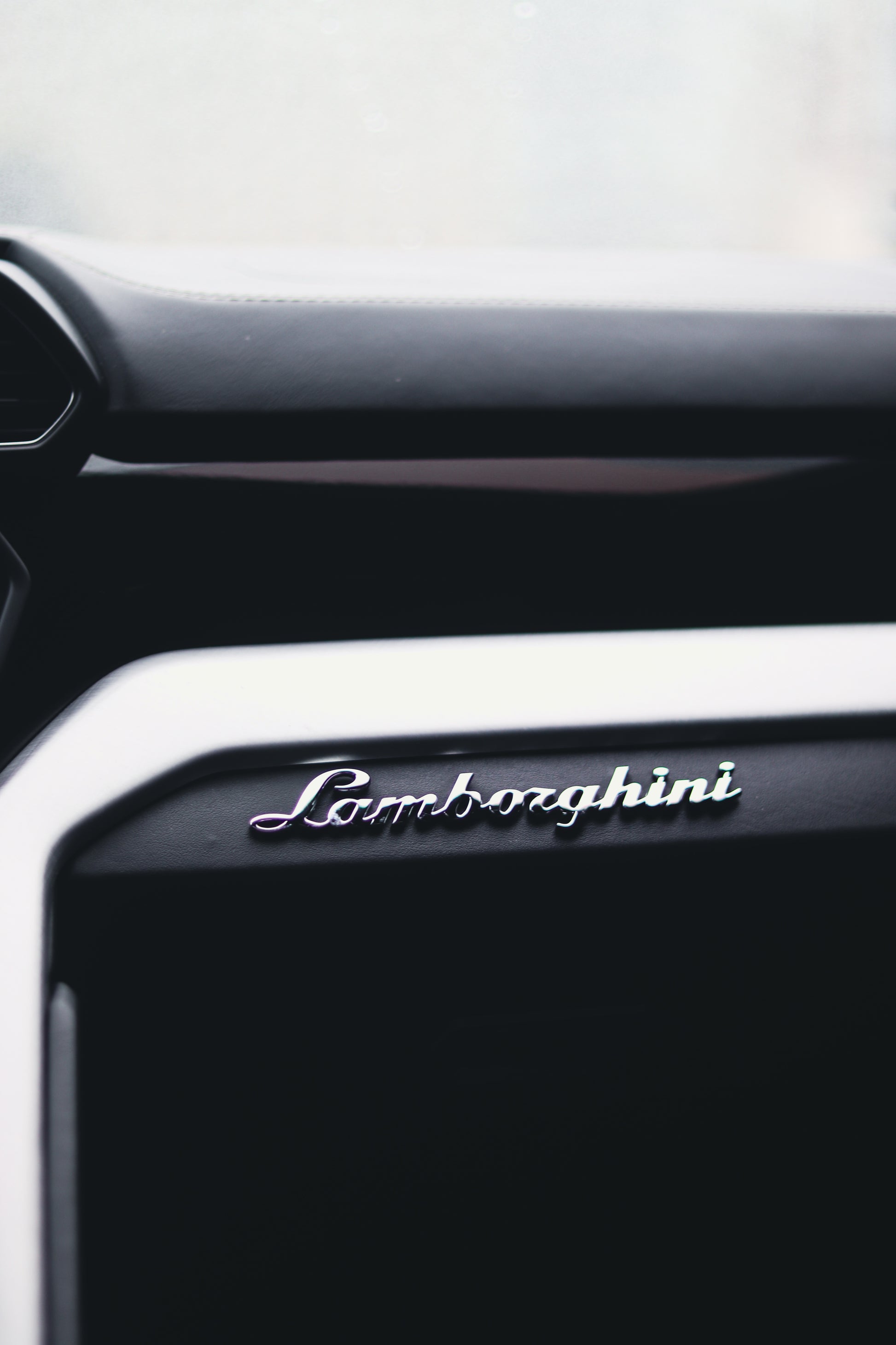 Lamborghini Urus Baby Blue (w/ Starlights)