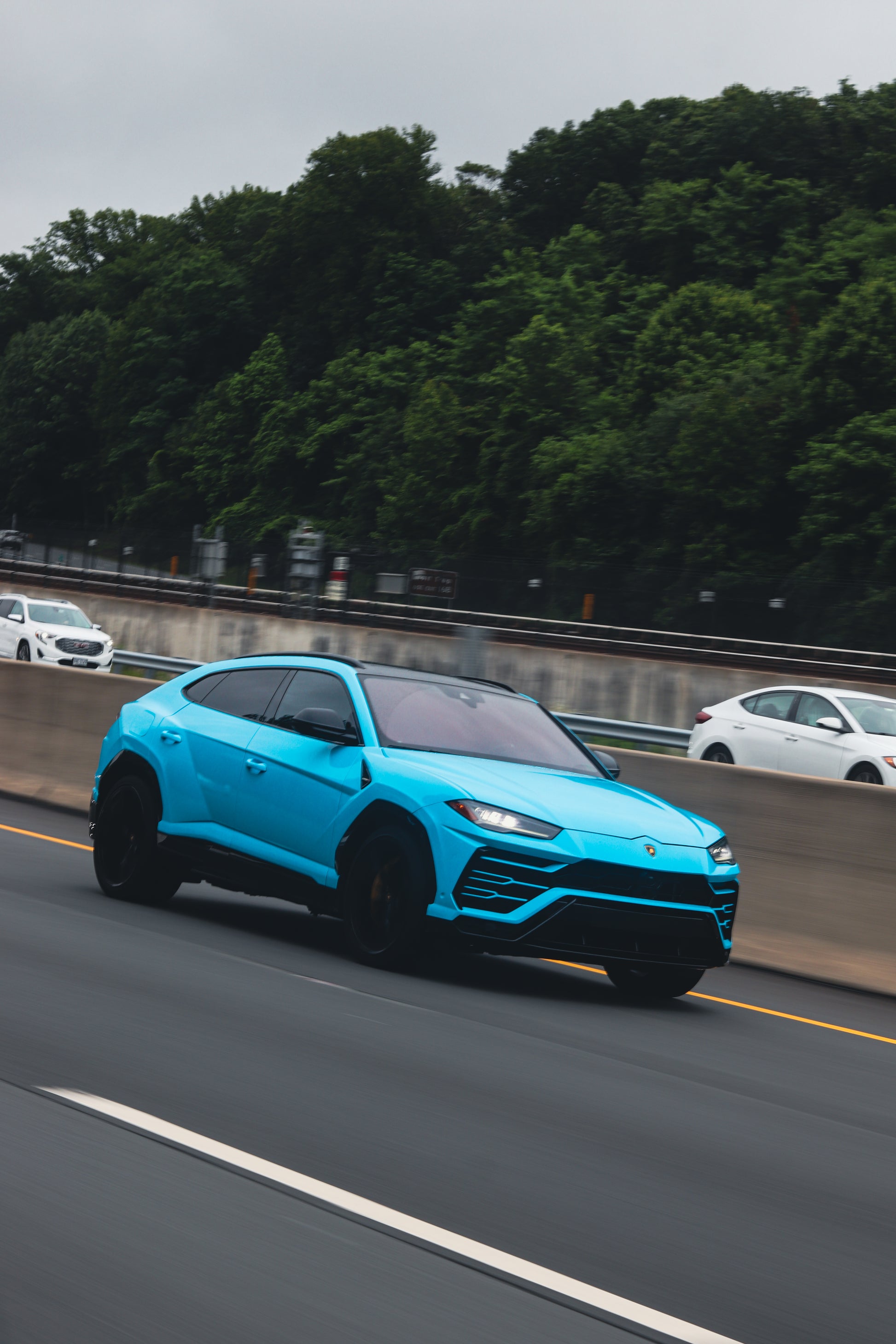 Lamborghini Urus Baby Blue (w/ Starlights)
